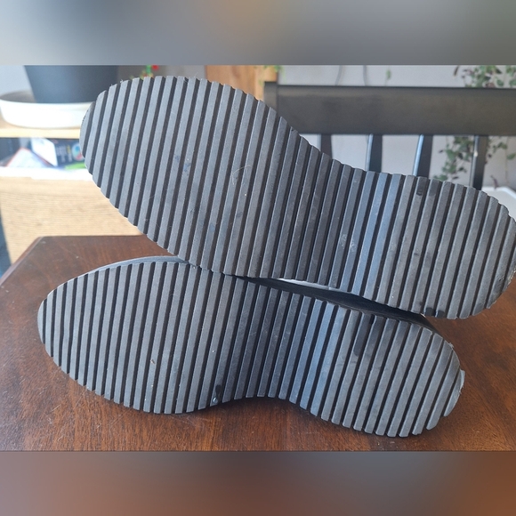 Madden Girl 7.5 White Chelsea Boots - Picture 4 of 5